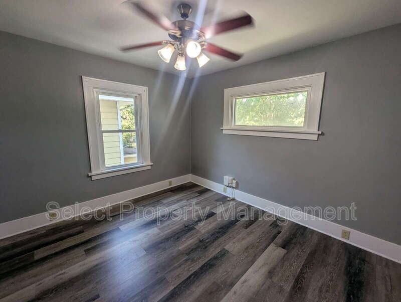 822 Nuttman Ave #B - Photo 7 of 24