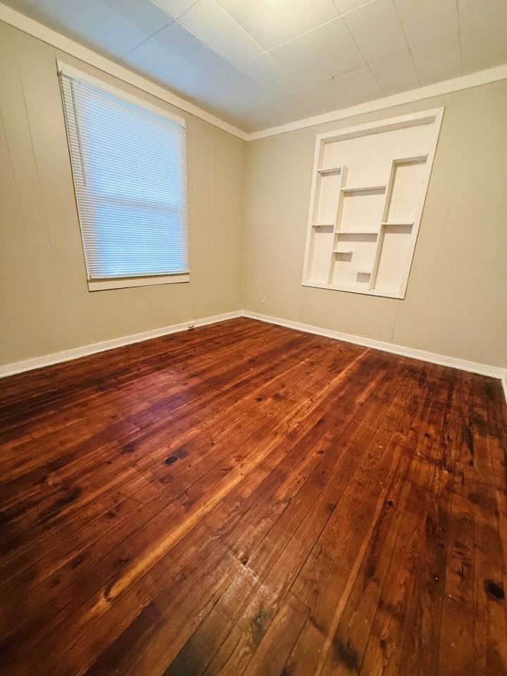752 Ashford St - Photo 6 of 7