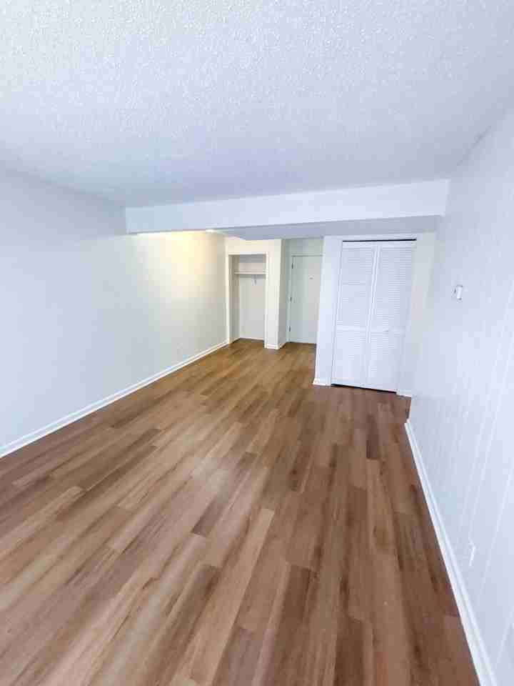 Vintage Apartments - Photo 4 of 24