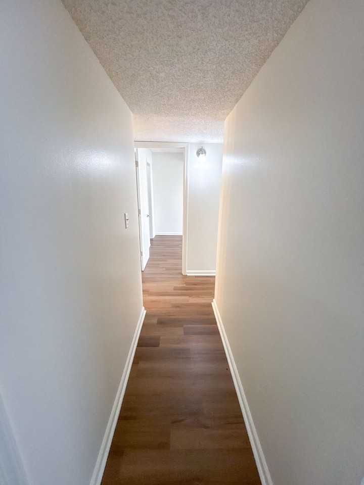 Vintage Apartments - Photo 7 of 24