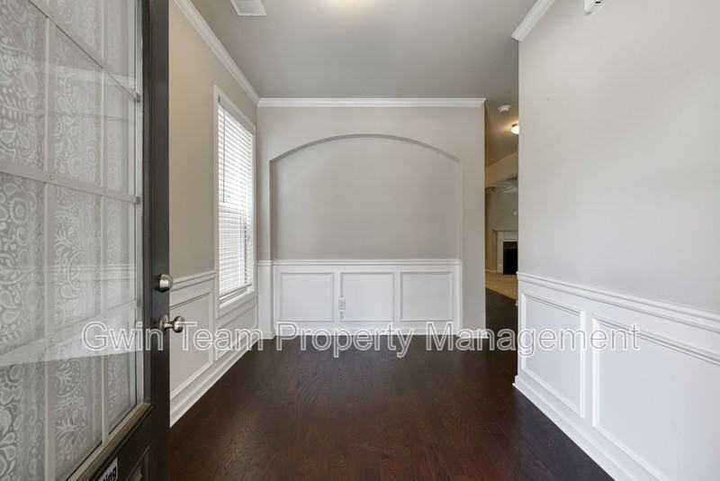 5216 Apple Grove Rd - Photo 4 of 34