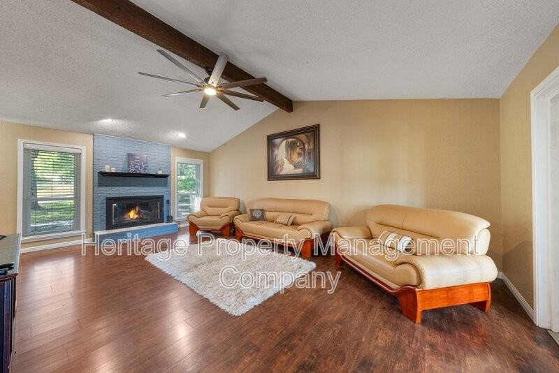 1174 Mooncrest - Photo 5 of 35