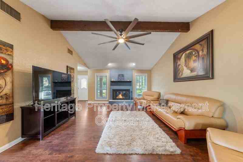 1174 Mooncrest - Photo 6 of 35