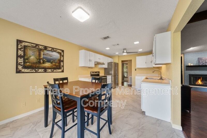 1174 Mooncrest - Photo 7 of 35