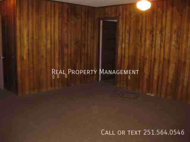 1505 Deerwood Dr E - Photo 6 of 20