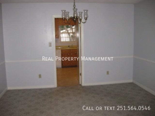1505 Deerwood Dr E - Photo 7 of 20