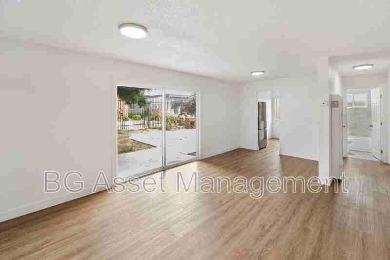 146 19th St #B - Photo 4 of 19