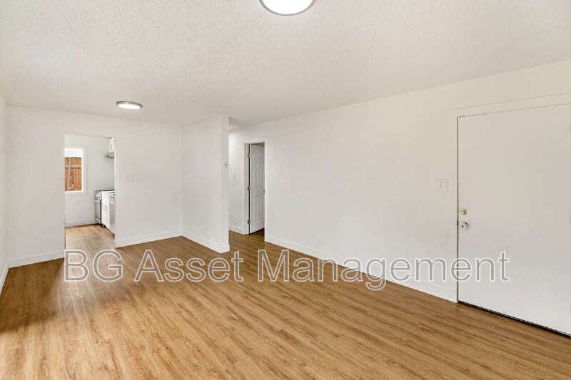 146 19th St #B - Photo 5 of 19
