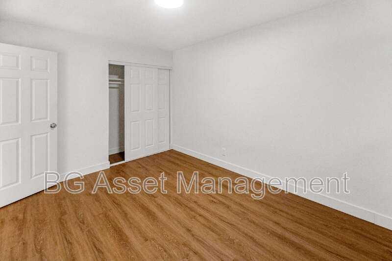 146 19th St #B - Photo 7 of 19