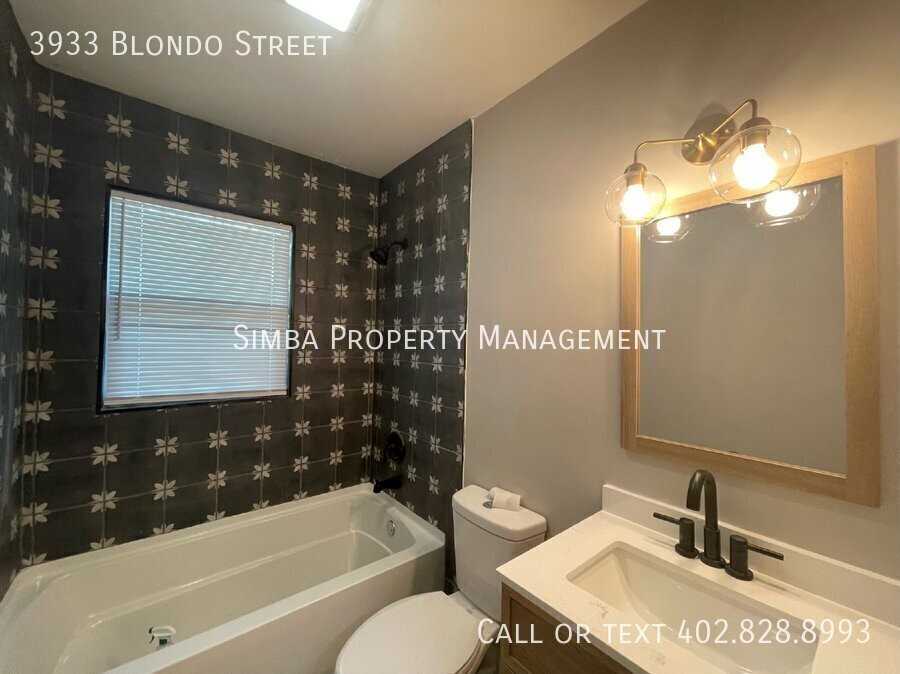 3933 Blondo St - Photo 2 of 6