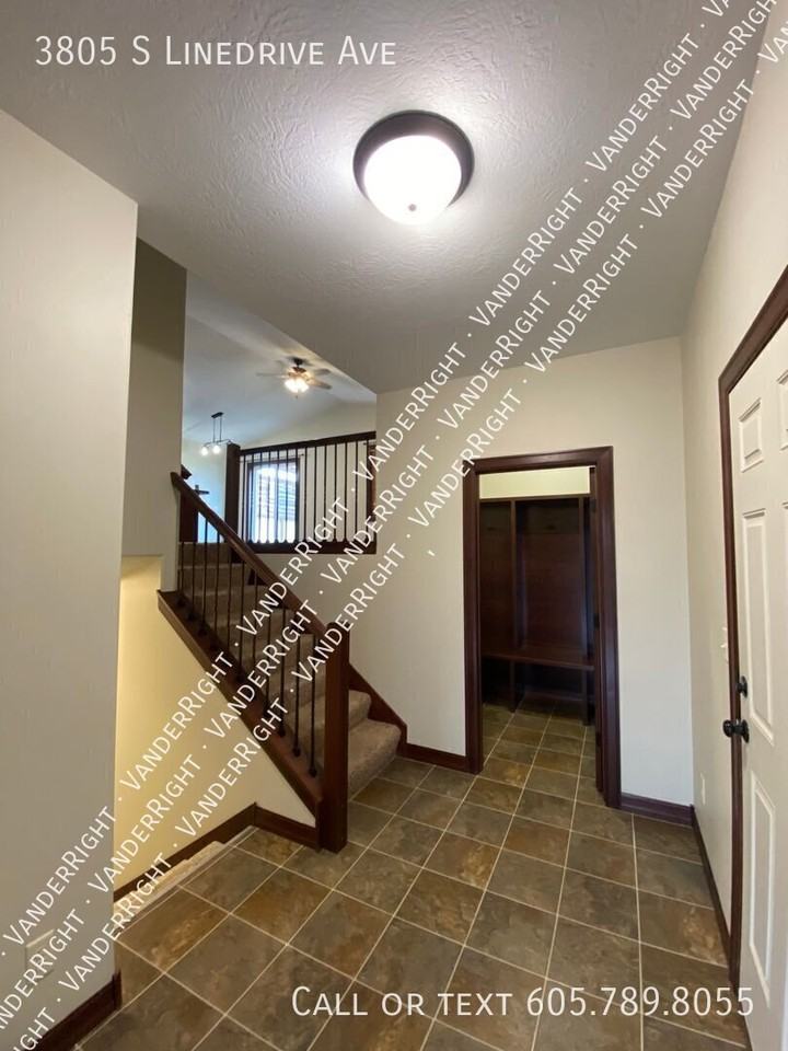 3805 S Linedrive Ave - Photo 4 of 20