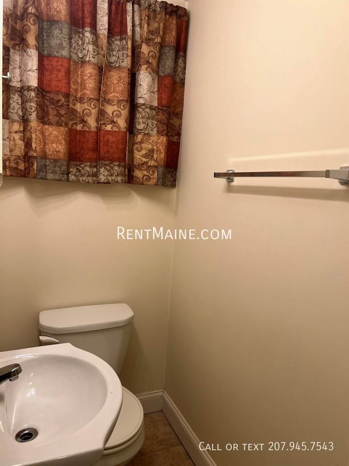 99 Broadway Apt #10 - Photo 4 of 11