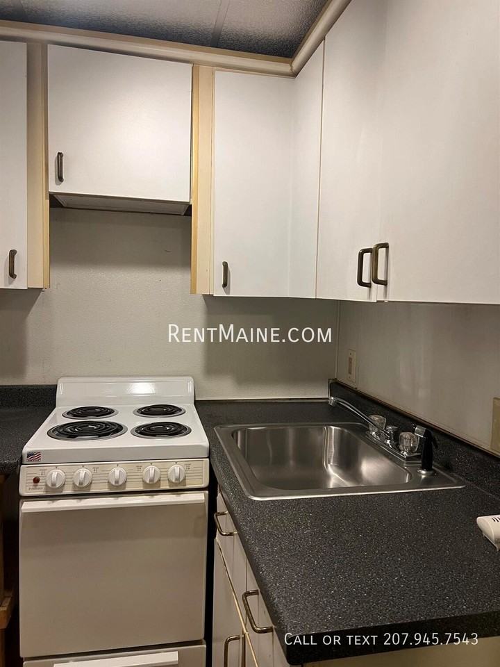 99 Broadway Apt #10 - Photo 7 of 11