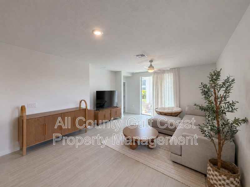 456 Lazy Shore Dr - Photo 2 of 23