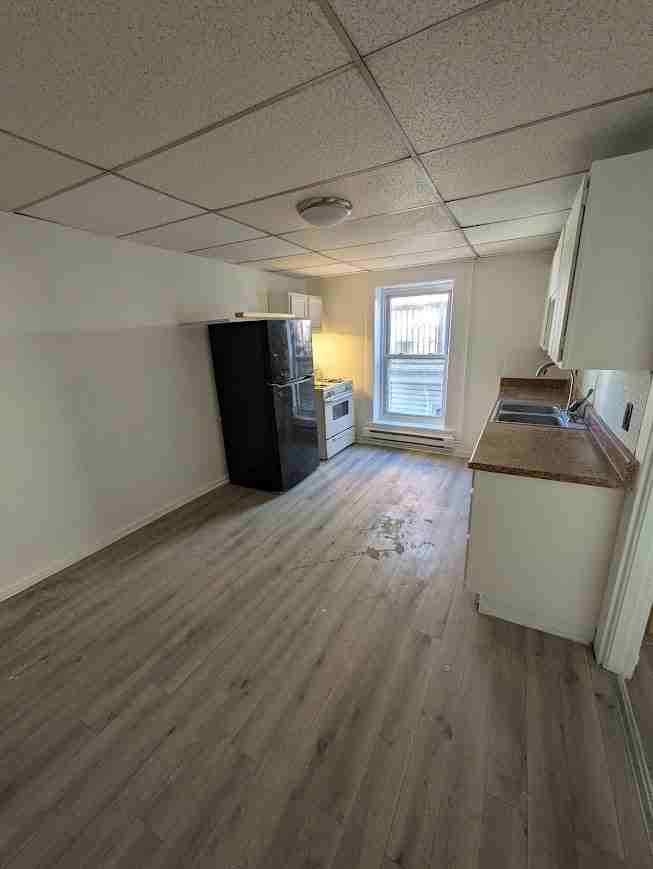 201 Hellam St - Photo 2 of 9