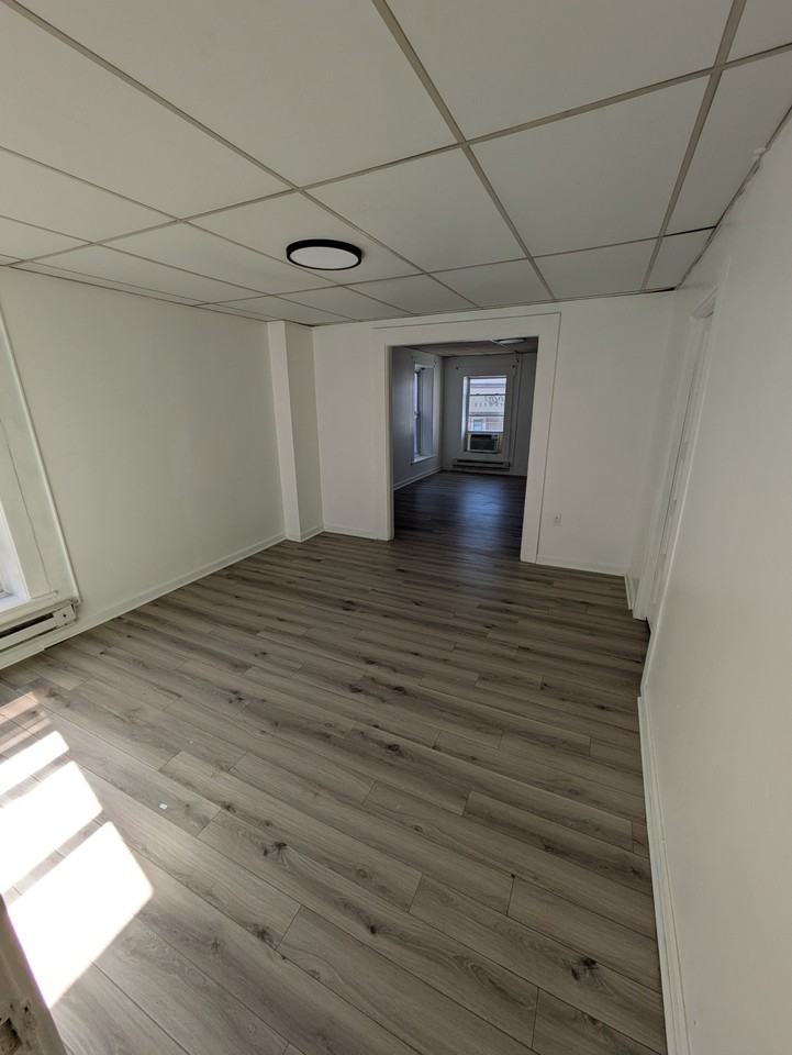 201 Hellam St - Photo 3 of 9