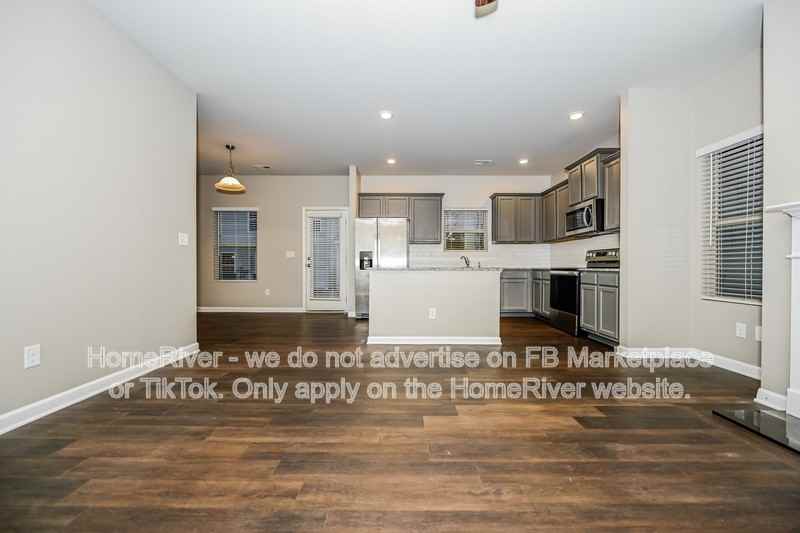 4035 Emmons St - Photo 2 of 20