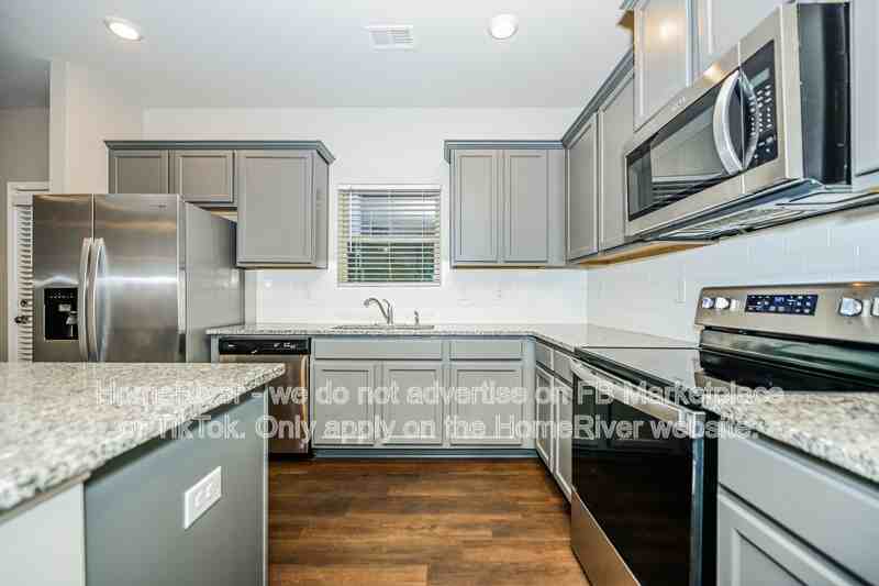 4035 Emmons St - Photo 6 of 20
