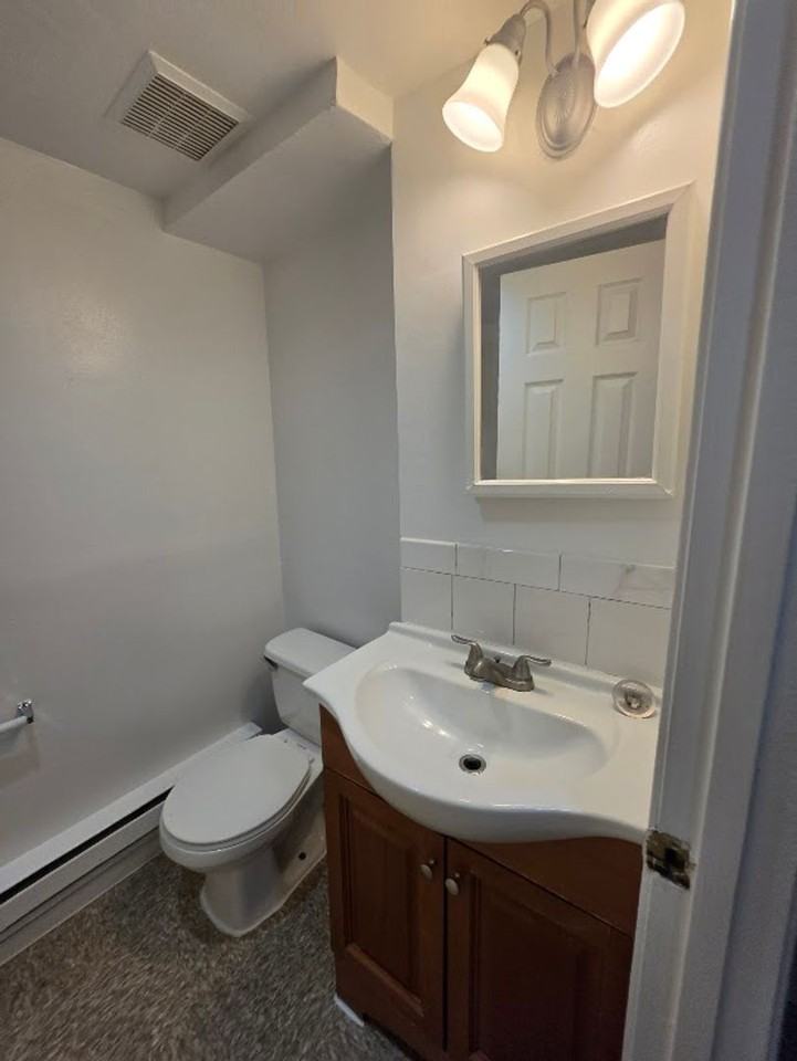6228 Georgia Ave Nw - Photo 7 of 9