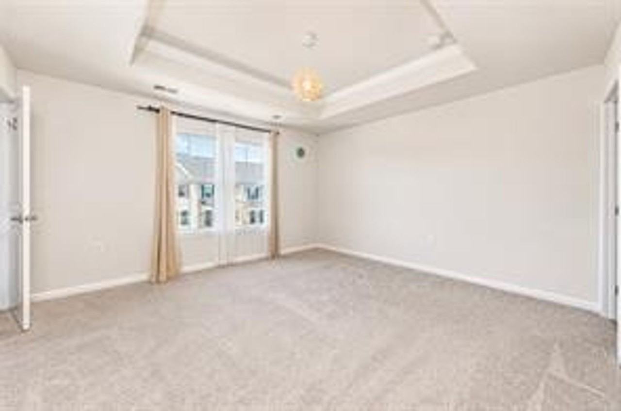 121 Capeside Ct - Photo 5 of 14