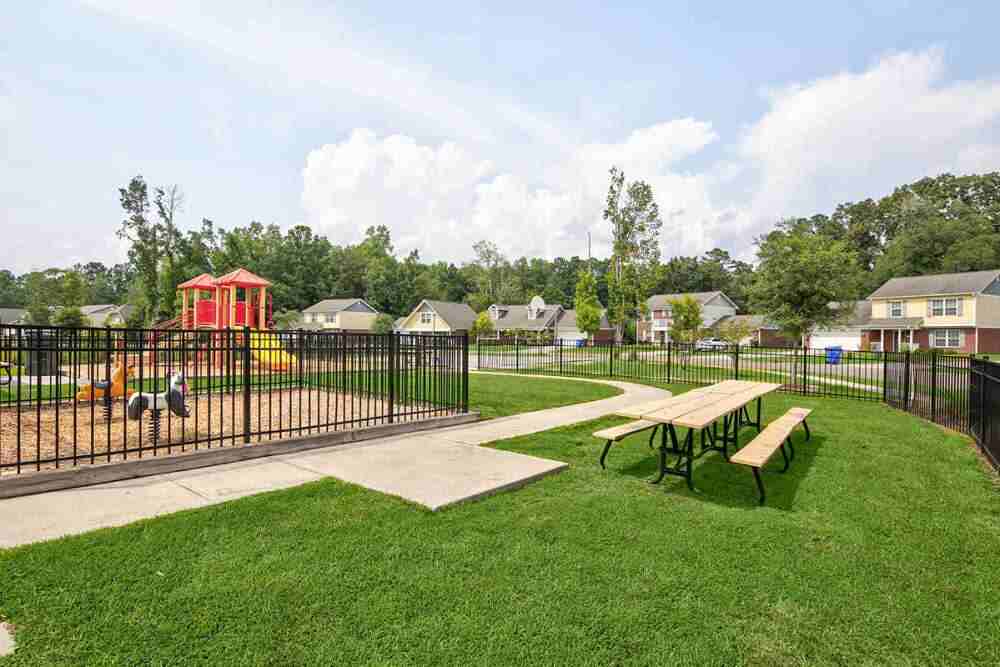 Oak Hollow - Photo 6 of 23