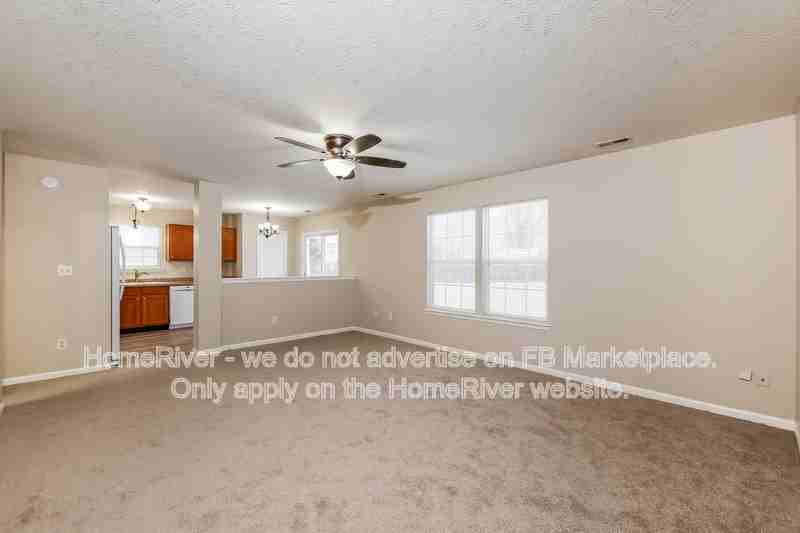 1142 E Mill Run Blvd - Photo 2 of 16