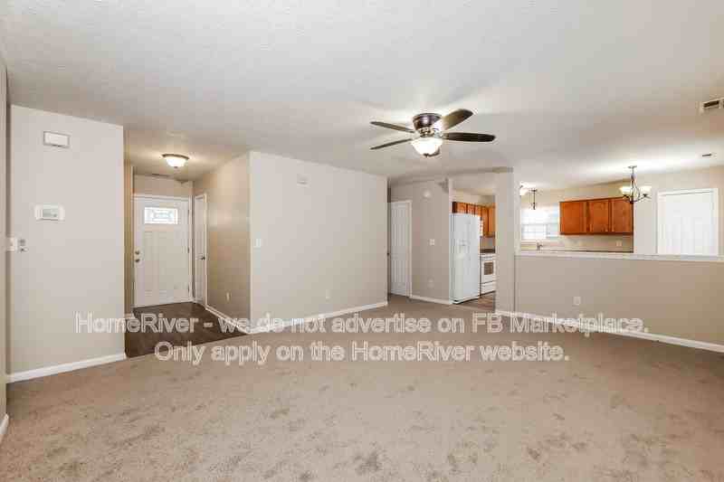 1142 E Mill Run Blvd - Photo 3 of 16