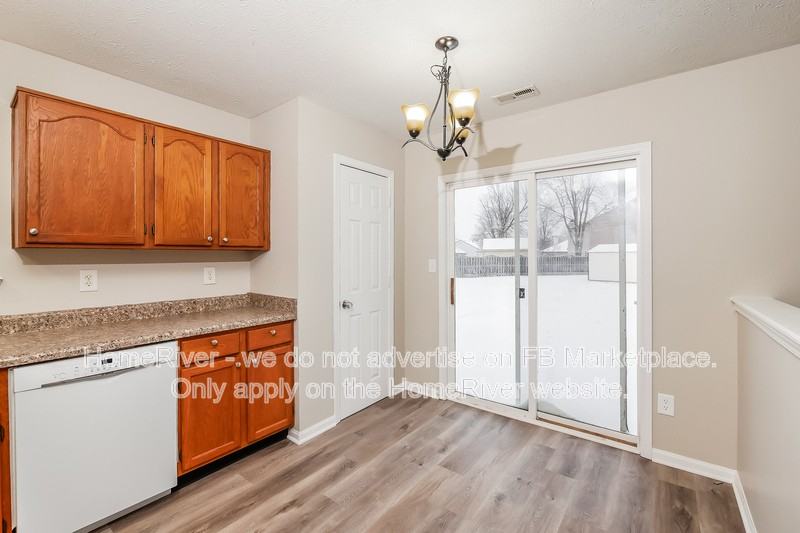 1142 E Mill Run Blvd - Photo 6 of 16
