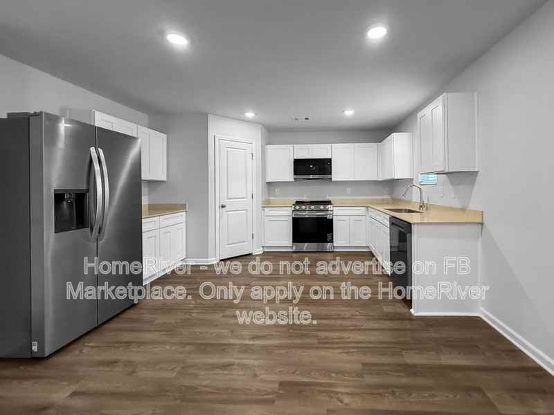 467 Sundown Dr - Photo 3 of 21