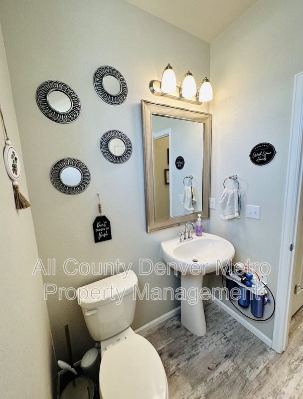 9342 Salida St - Photo 5 of 23