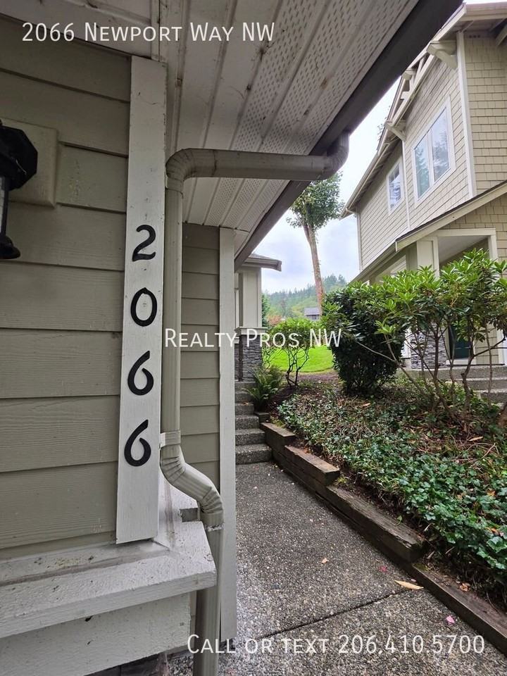 2066 Newport Way Nw - Photo 2 of 23
