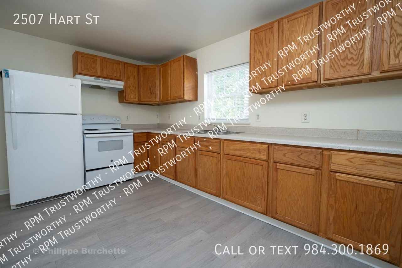2507 Hart St - Photo 3 of 27