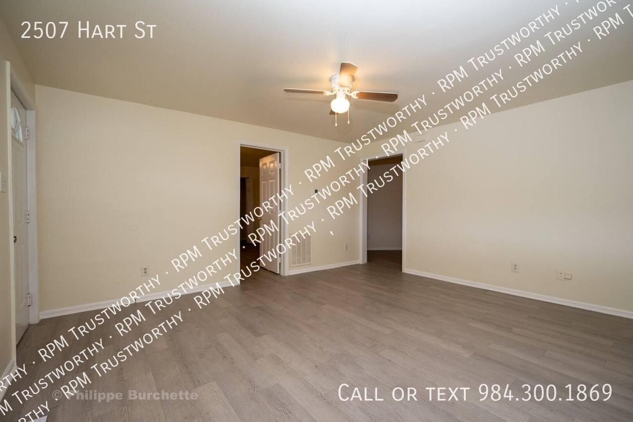 2507 Hart St - Photo 4 of 27