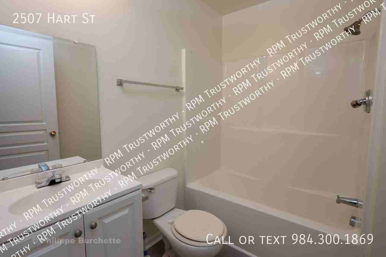 2507 Hart St - Photo 7 of 27