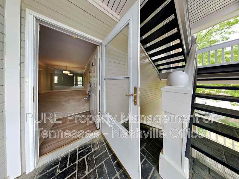 702 Arkland Pl - Photo 2 of 27