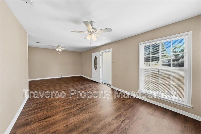 1409 Oliver St - Photo 4 of 18