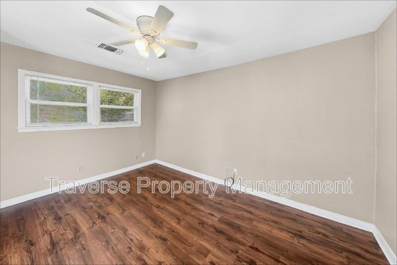 1409 Oliver St - Photo 5 of 18