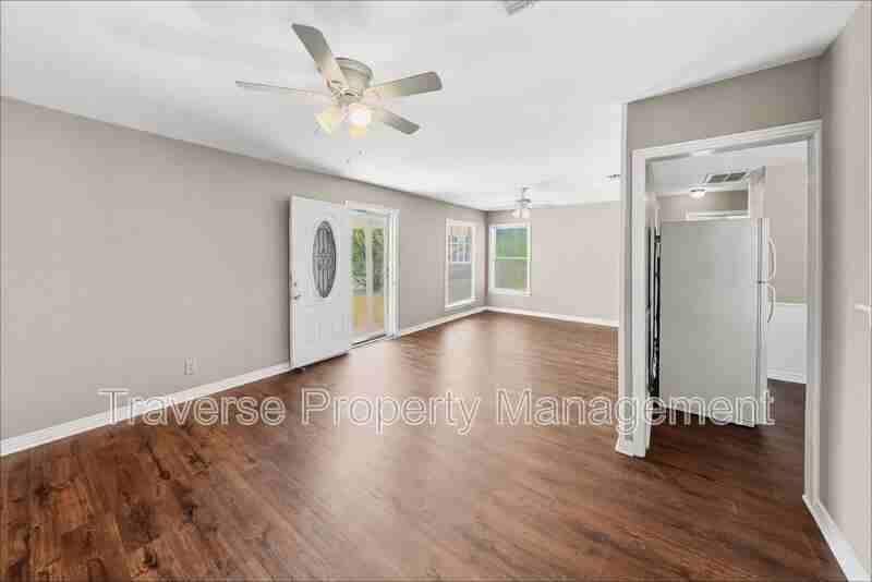 1409 Oliver St - Photo 6 of 18