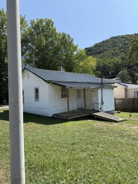 221 Jackson St - Photo 2 of 10