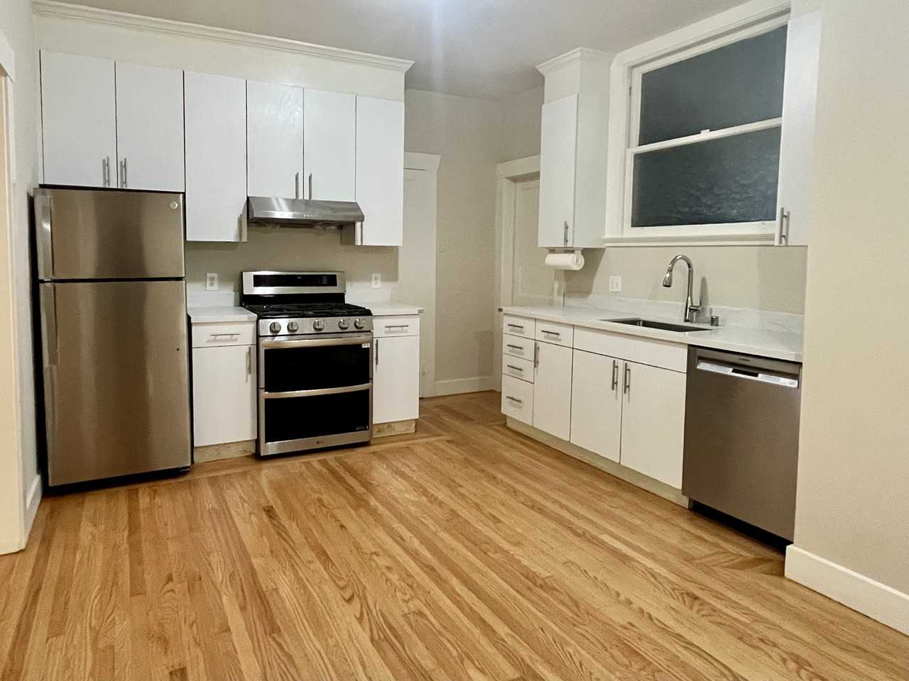 123 Buena Vista Ave E #3 - Photo 5 of 15