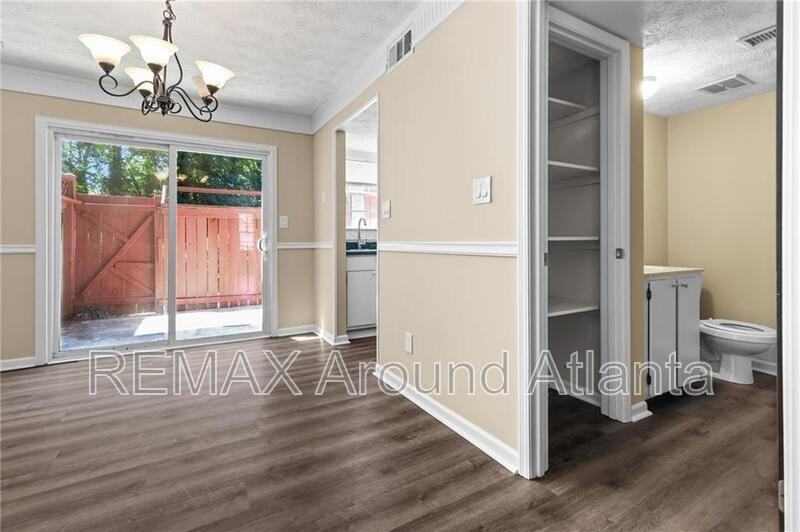 392 Northdale Ct - Photo 5 of 14