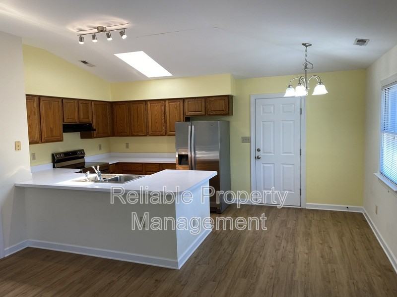 323 Moore St #O - Photo 2 of 9