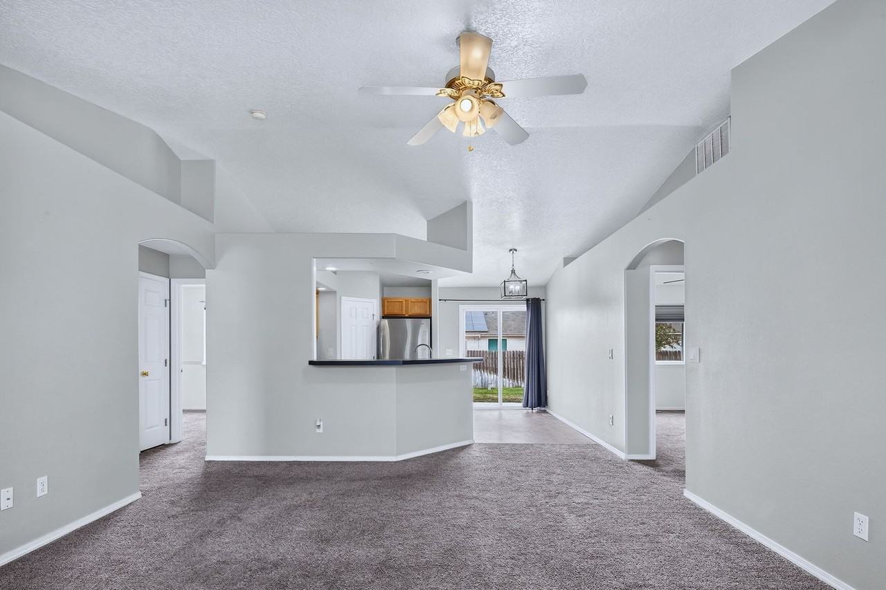 1622 W Meffan Ave - Photo 3 of 28