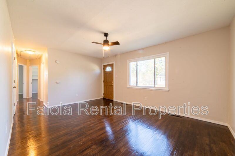 519 Berkeley Dr - Photo 3 of 14