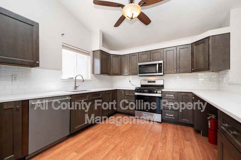 224 Whitney Bay - Photo 6 of 21