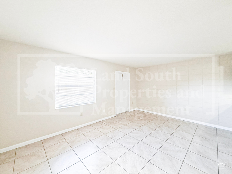 815 W Carole St #5 - Photo 4 of 10
