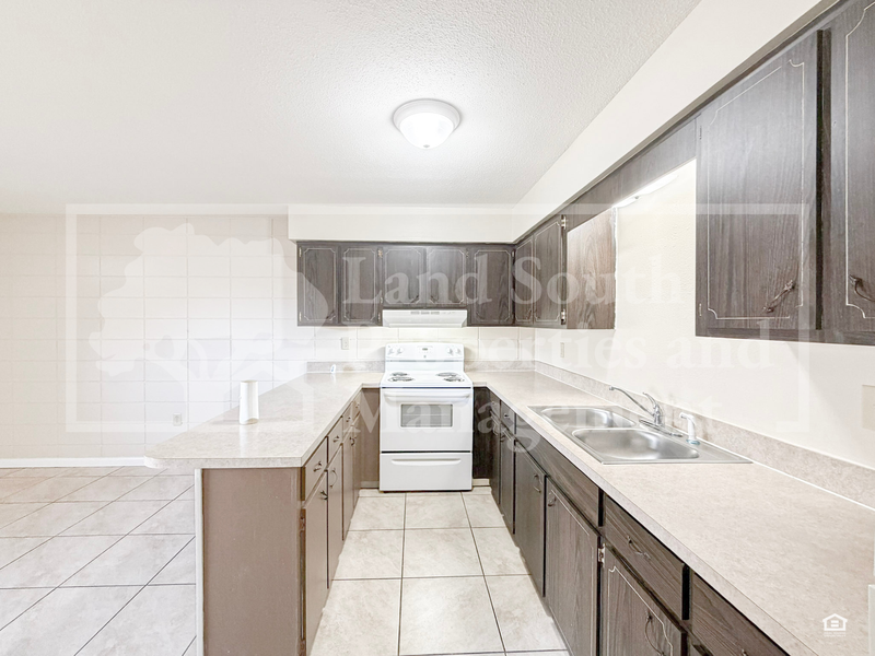 815 W Carole St #5 - Photo 6 of 10
