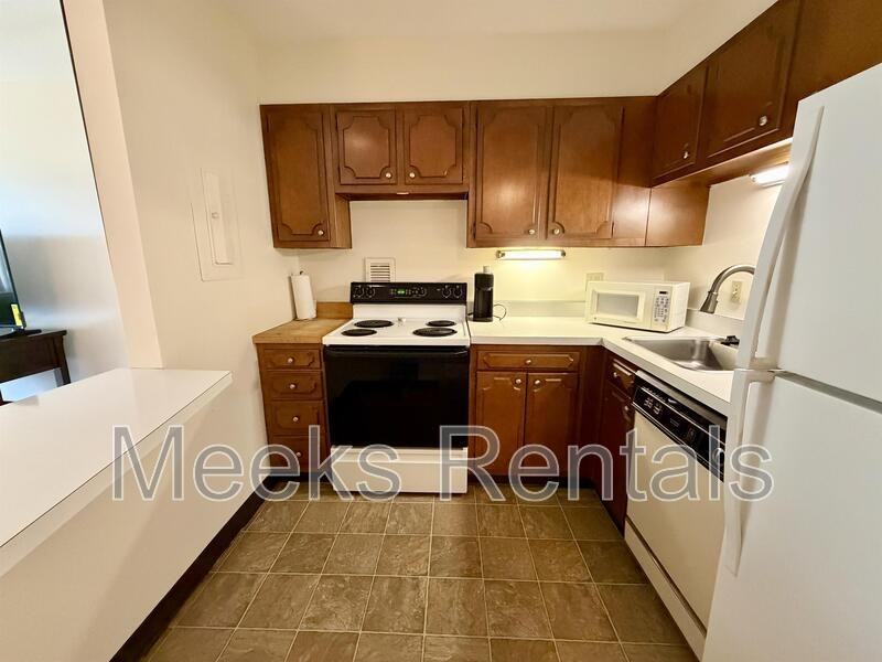 1800 Roundhill Rd - Photo 3 of 11