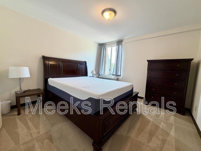 1800 Roundhill Rd - Photo 4 of 11