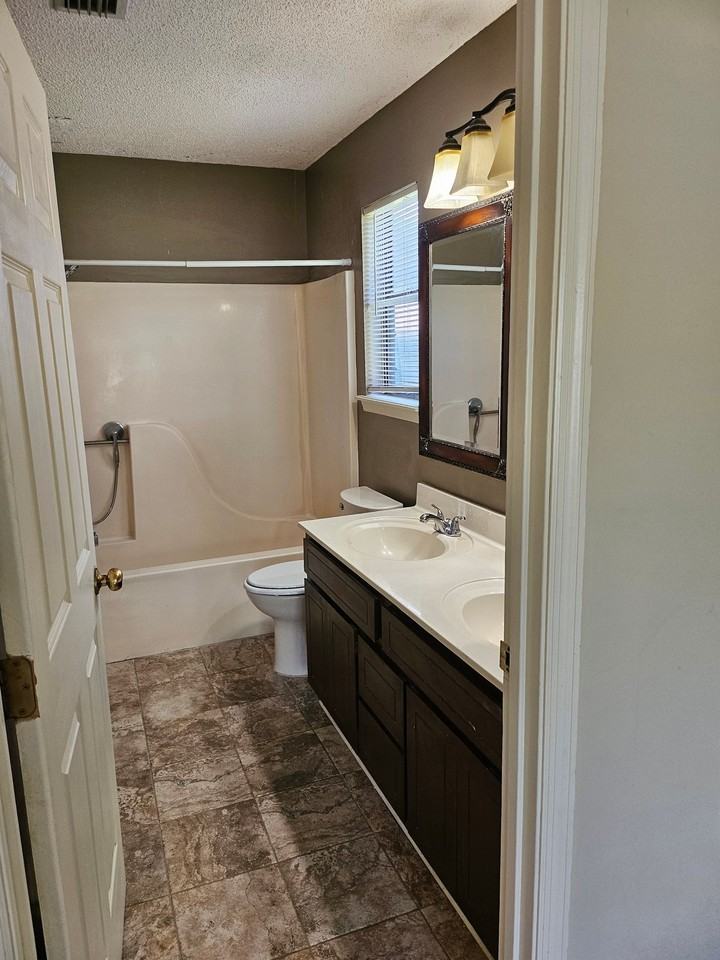 1807 Shadowlawn Dr - Photo 7 of 24